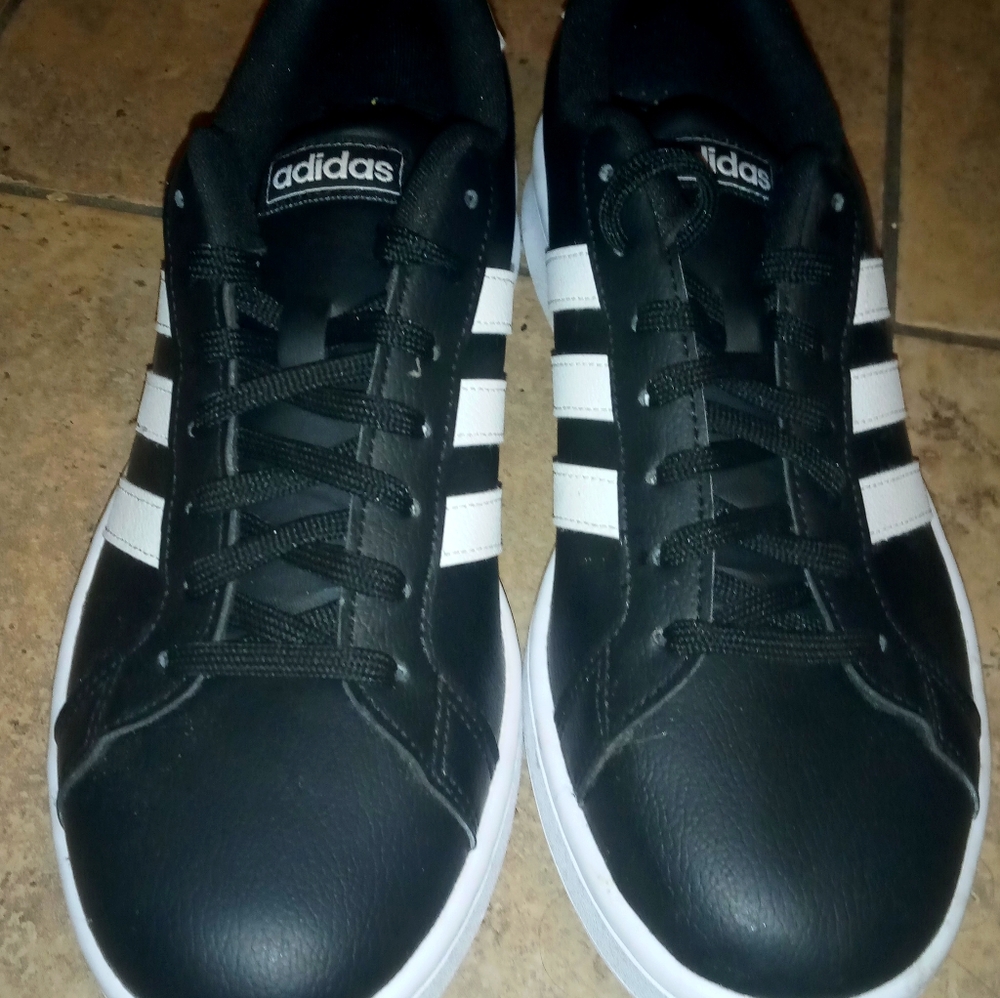 female Adidas lottop